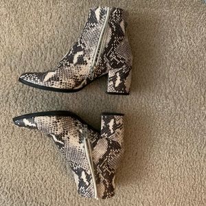 SOLD | Steve Madden (Madden Girl) Boots